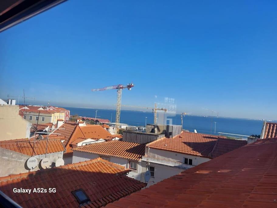 Апартаменты The Cozy Duplex In Lisbon'S Heart Экстерьер фото